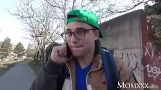 يغتثبها رغمن عنها