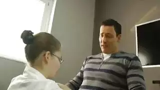 تعذيب عنيف عجوز كبير