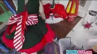 خيال الجنس على الوجه: لوسي كلاين تتوق لقضيب زوجها على بشرتها الناعمة