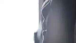 الممرضة تعطي لجميع المرضى صدرها