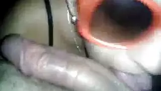 نساء ناضجات يفتحن مؤخراتهن