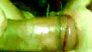 فرج عذراء يتمزق بقضيب ضخم مدبلج عربي