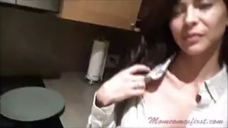 تمزق غشاء البكارة على الكاميرا اول نيك شرجي وتدفق للفتاة