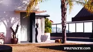 مباراة مصارعة إكس إكس إكس: حفلة جماعية جنسية