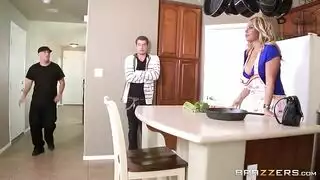 فديو سكس اجنبي امي الشقراء لديها حلمات جميله