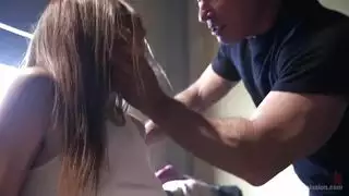 تتوق إلى عمود سمين لاختراق عنيف