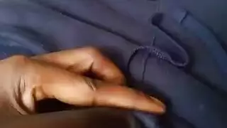 موقع بالكاد قانوني: مشاهد ثلاثية وتقنية البوكاكي للمراهقين