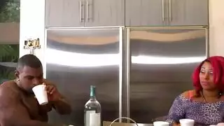 زنجي كبير وكث