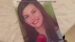 مص القضيب يقود إلى فتاة مثيرة تلمس نفسها حتى النشوة
