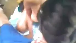 ملكة المص تبلع كل سنتيمتر في حلقها