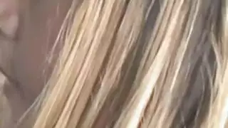 حمولة ضخمة تقطر من فرجها