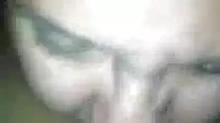 قضيب حصان ضخم يوسع فتاة في جنس جماعي في الحظيرة