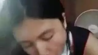لواط مع الحيوانات عنيف: قضيب الكلب يمددها مفتوحة