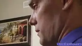 فيديو إباحي للقذف اليدوي في زي مدرسي