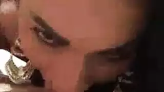 جلسة لحس عميق جعلها تصرخ بلساني