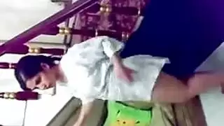 رقص عاهرة منفرد قبل أن تُضاجع