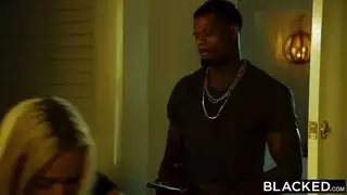 الديك الأسود جيد لها كس