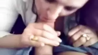 اخلعي كل شيء، لكن احتفظي بكلوتك تحسبًا لقدوم المدير