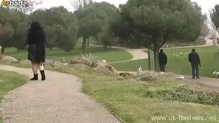 علاقة جنسية مستثيرة: مصورة في شوارع المدينة