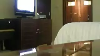 فتاة خليجية جامحة: تمتلكها حارس الفندق الليلي