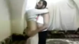 قحبة مصرية غافلة تنتك وهي مسجلة بدون علمها