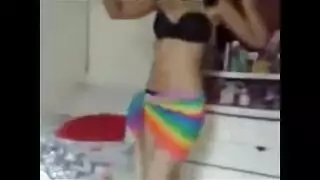 جميلة مصرية تمارس الجنس واللعق على الكاميرا