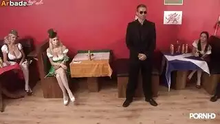 حفلة جنس جماعي صارخة