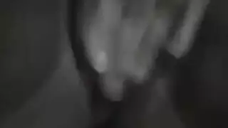 عرض مصري صريح: اللعب بفرجها الحليق