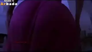 كوكتيل صوفي اللطيفة يؤدي إلى مشهد جنس جماعي جامح