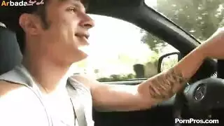 جسم هذه الكلبة مصنوع للجماع
