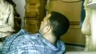 النجار الخشن يأخذ الفورتيكا من الخلف