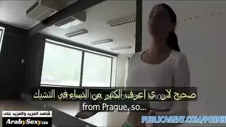 دهان شهواني يملأ كس ربة المنزل الضيق بالسائل المنوي