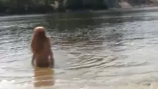 معرض صور صريح لعضو أنثوي متضخم