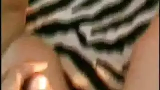 لعب بالبظر هندي ومشاهد صريحة
