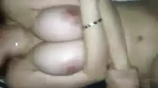 أرداف ضخمة في وجهي: حركة إباحية غير مقتطعة