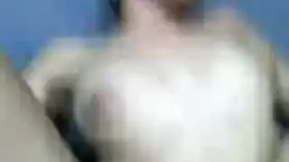 الترجمة: أكبر وأطول قضيب يفتح كس