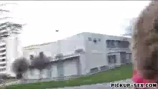 لحم مراهق طري في جماع جماعي عنيف