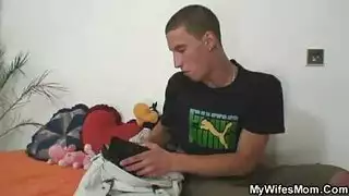 مص كرتوني مع منصور