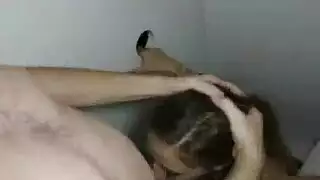 معرض زنبارك للمحتوى غير الآمن: لقطات القذف والجنس الفموي والمزيد