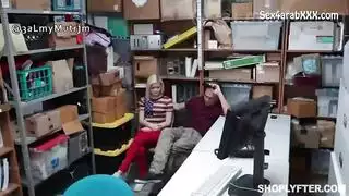 مترجم ينيك رقاصة