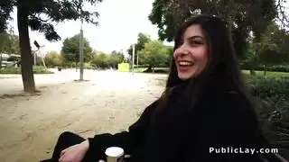 مغامرة الجار الوسيم الإباحية في الأماكن العامة