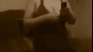 لابسه قميص نوم شفاف وضيق ومثير جدا جدا ويحصل نيك جامد مص القضيب