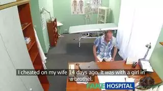 فحص طبي صارم مع فتيات مجهولات