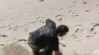 لا تستطيع الاكتفاء من ذلك القضيب الصلب