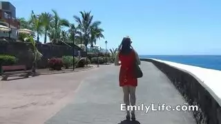 مص خفي للقضيب في المصعد