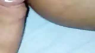 عدة فتحات تمتلئ في جلسة نيك جماعية