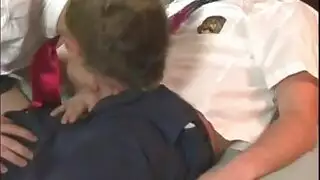 ثلاثي غابي عميق: جنس جماعي صعب منطلق