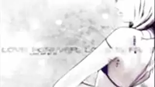 استعراض ميمي العلني ينتهي بكشف صريح لكسها