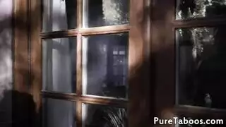 جمال الشباب تخدم قضيب صديقها