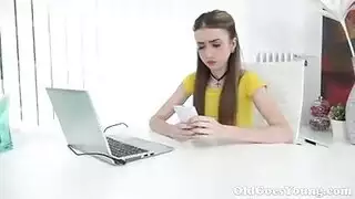 الرقص بملابس سكسيه